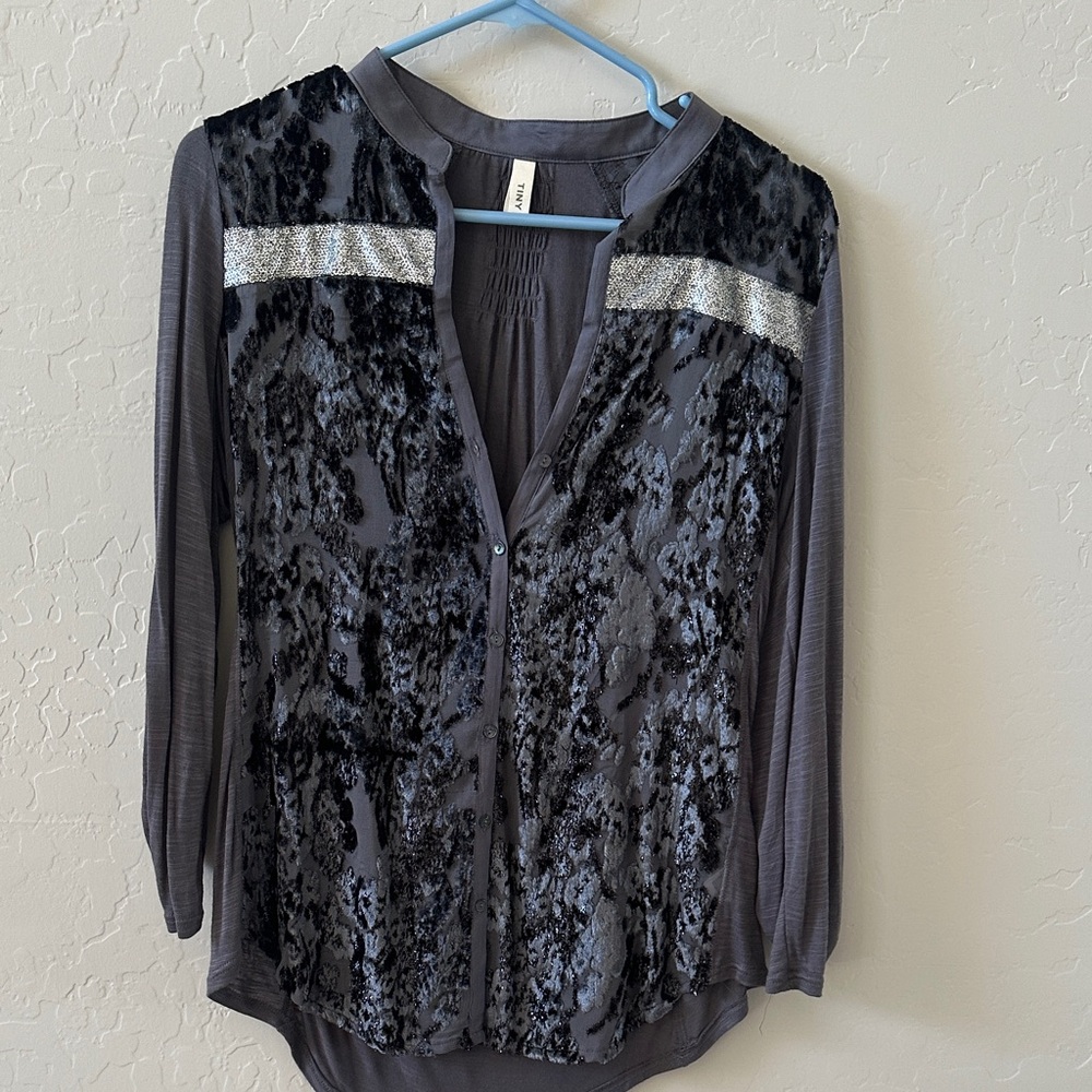 Women’s Gray Velvet Burnout Button-Front Top with Silver Trim
